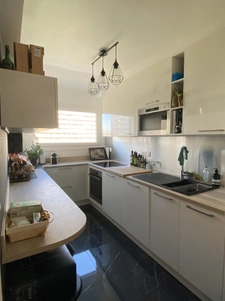 Sublime T3/4 rénové, terrasse, garage.