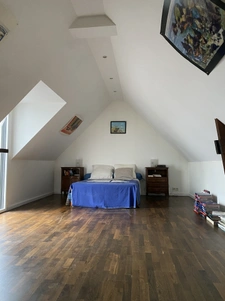 Contemporaine beaux volumes au calme.