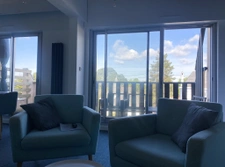 T2 dernier étage, aperçu mer, piscine, garage.