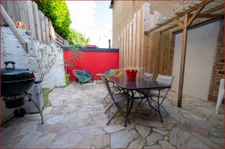 Maison rénovée 3 chambres, terrasse.