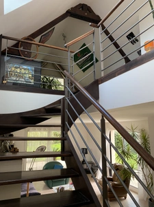 Contemporaine beaux volumes au calme.