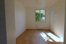 Pavillon de plain-pied en centre bourg. 