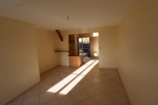 A  LOUER T1 en duplex