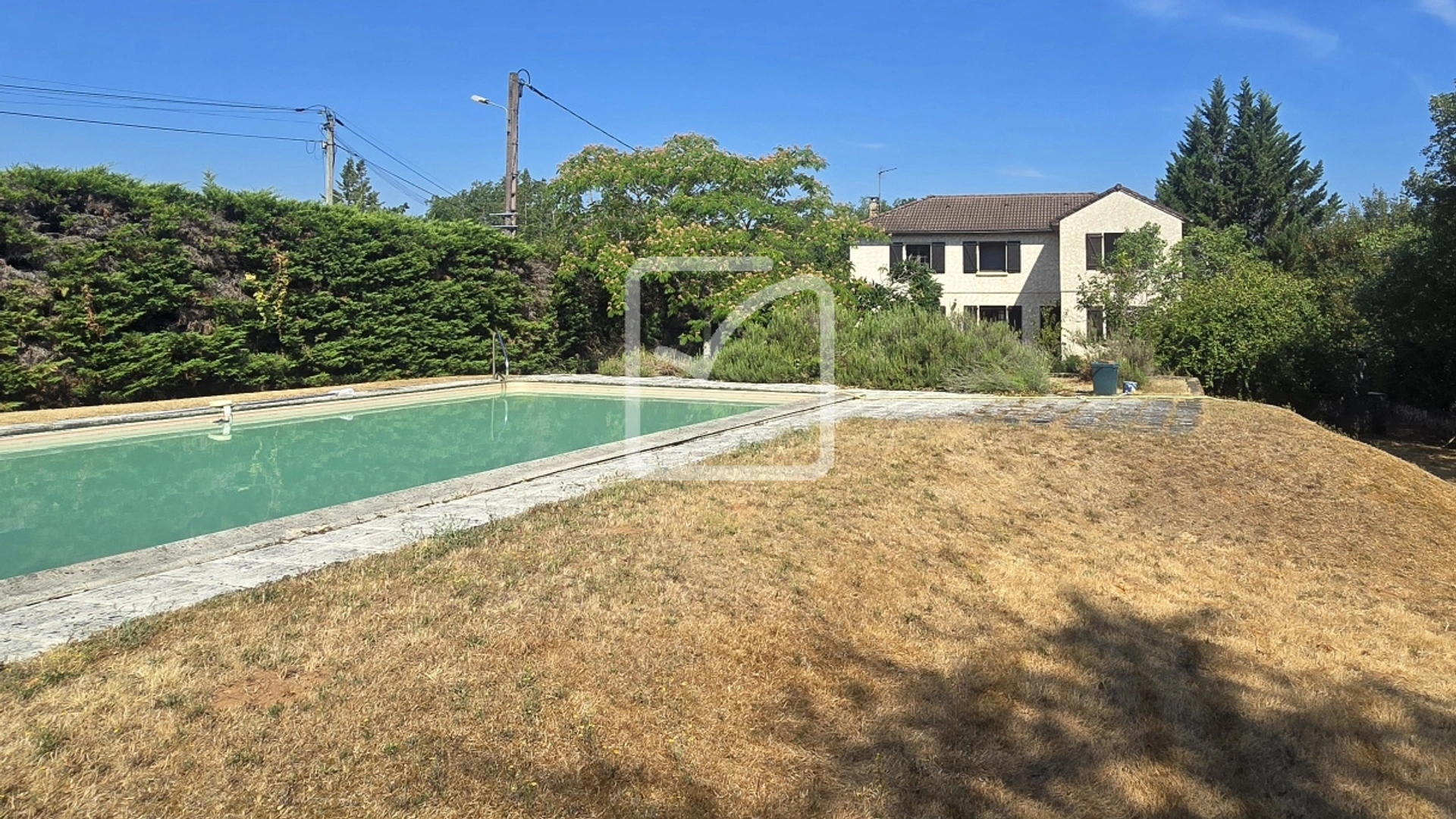 Maison 7 pièces 164 m² · à Le Roc · 164 m² · 245 000 €