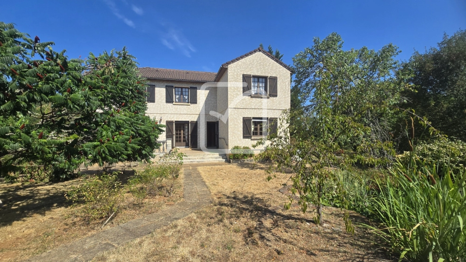 Maison 7 pièces 164 m² · au Roc · 164 m² · 245 000 €