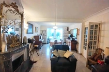 Maison familiale 7 chambres avec jardin piscine  et 3 terras
