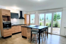À louer   T3 meublé 64,79 m2 avec jardin privatif   Liffré  