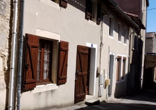 Maison de ville   Idéale investissement locatif   Ruffec