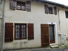 Maison de ville   Idéale investissement locatif   Ruffec