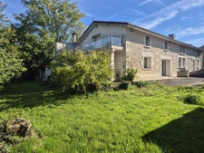 Maison familiale au calme dans un village. 