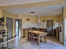 À 10 minutes de Rouillac    Ancien moulin de charme avec dép