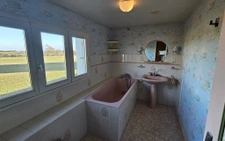 Maison avec dépendances Goudelin à rénover, calme et nature