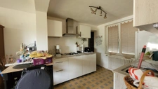 Maison à vendre   3 chambres, terrain de 2045 m2, à finir de