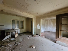 Maison en pierres sous ardoises   Projet à rénover avec gran