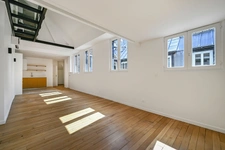 Proche Quais de Seine 8