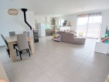 Maison familiale avec beau terrain !