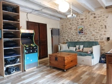  Maison en pierre rénovée, charme, confort et commodités à p