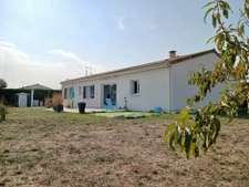 Maison familiale avec beau terrain !