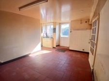 Charmante maison en pierre à finir de rénover   À 5 min de R