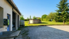 Belle maison en pierre, volumes généreux et charme à MORNAC