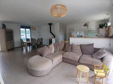 Maison familiale avec beau terrain !