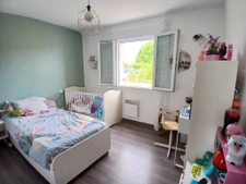 Maison familiale avec beau terrain !