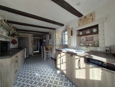 Ancien presbytère en pierre au charme authentique proche CHA