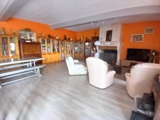 Belle maison en pierre, volumes généreux et charme à MORNAC