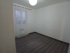 Maison familiale de plain-pied avec beau terrain 