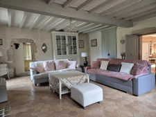 Ancien presbytère en pierre au charme authentique proche CHA