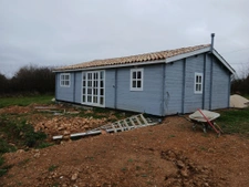 IDÉAL RÉSIDENCE SECONDAIRE ! CHARMANTE MAISON /CHALET EN BOI