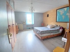 Belle maison en pierre, volumes généreux et charme à MORNAC