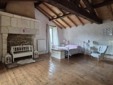 Ancien presbytère en pierre au charme authentique proche CHA