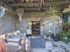 Maison de caractère en pierre   Secteur de Brie / Champniers