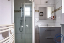 Maison cinq chambres cherche famille