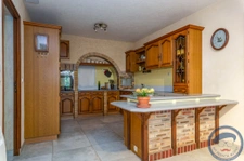Maison cinq chambres cherche famille