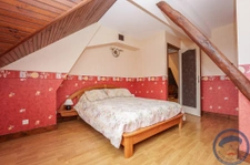 Maison cinq chambres cherche famille