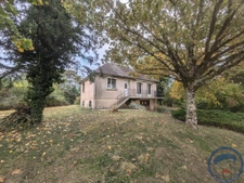 Maison avec sous-sol complet à deux pas de Ligueil - Idéal p