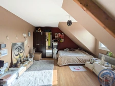 Maison lumineuse avec jardin clos, piscine et aménagements f