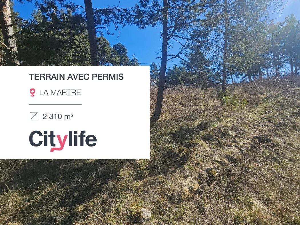 terrain constructible avec permis accord... · à La Martre · 80 000 €