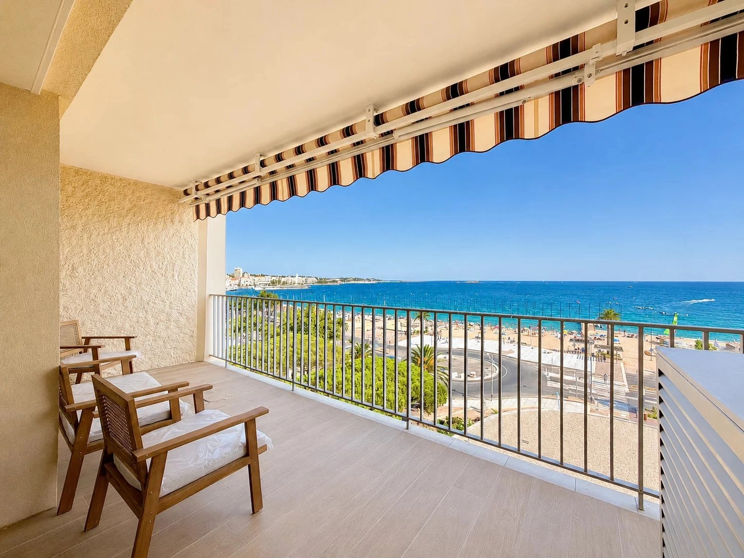 Appartement 3 pièces 72 m² · à Fréjus · 72 m² · 1 800 000 €