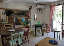 Bâtisse en Pierre rénovée avec Gîte & Restaurant Clé en Main