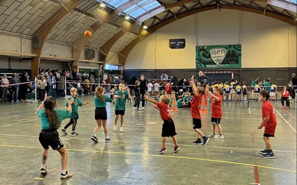 Engagez-vous pour une résolution solidaire en 2024 : parrainez  l’ASPTT Handball !