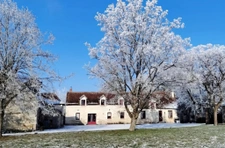 Maison de charme avec point d'eau