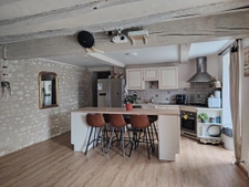Maison familiale avec piscine chauffée   Calme absolu à Civr