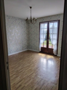 MAISON FAMILIALE À SAISIR   NOUVEAU PRIX : 249 800 EUR