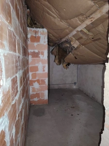 Maison avec sous-sol et dépendances