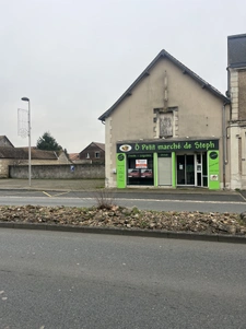 LOCAL COMMERCIAL   80 m2 + GRENIER 120 m2   VITRINE   ACCÈS 