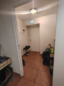 LOCAL COMMERCIAL   80 m2 + GRENIER 120 m2   VITRINE   ACCÈS 