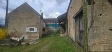Maison indépendante avec dépendances sur 876 m²